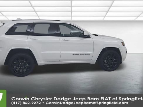 Used 2021 Jeep Grand Cherokee Laredo X image 16