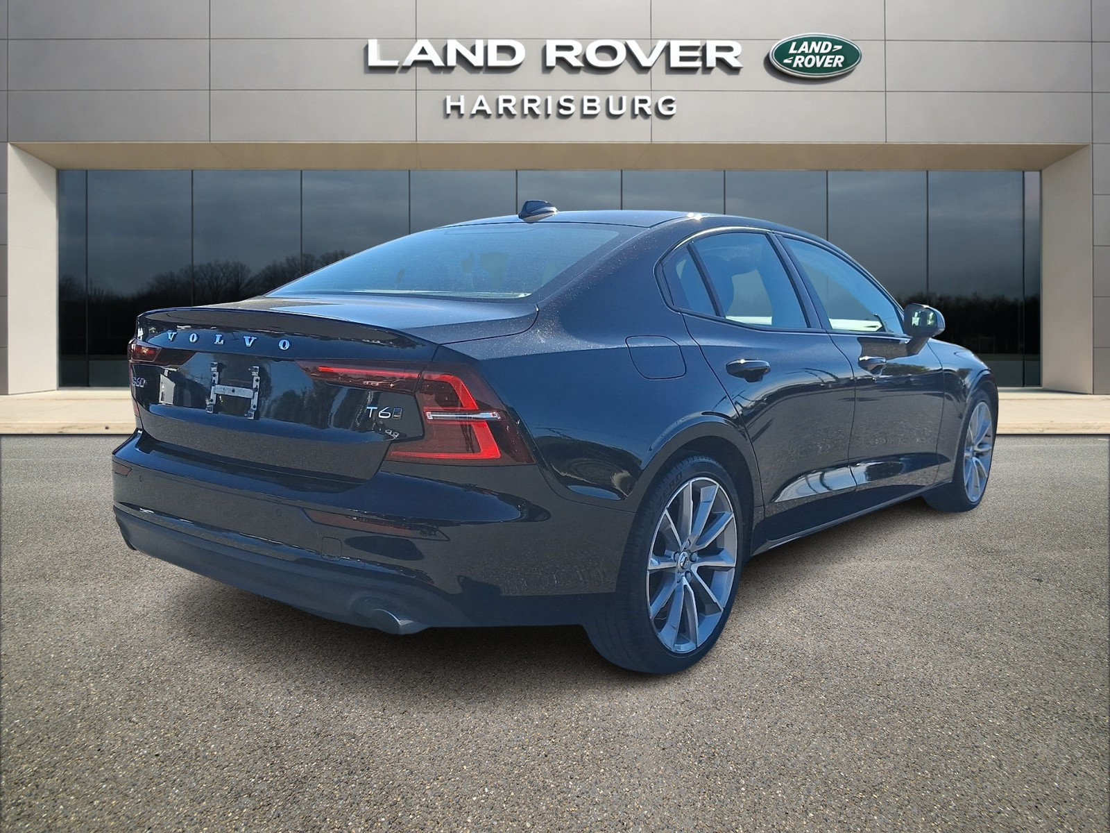 Used 2020 Volvo S60 T6 Momentum AWD/4WD image 4