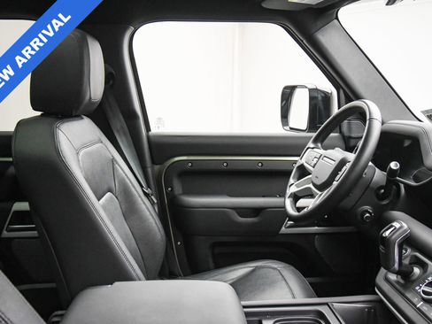 Used 2024 Land Rover Defender 110 S image 46