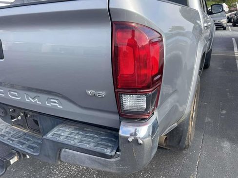 Used 2018 Toyota Tacoma SR5 RWD image 13