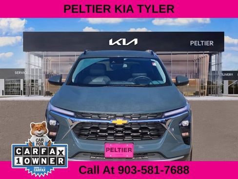 Used 2025 Chevrolet Trax LT w/ Driver Confidence Package image 2