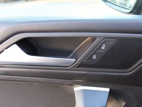 Used 2019 Volkswagen Tiguan S w/ Driver Assistance Package FWD image 26