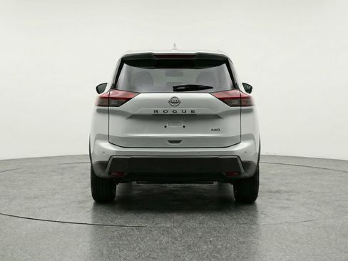 Used 2025 Nissan Rogue SV image 7