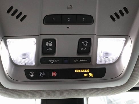 Used 2023 GMC Acadia SLT w/ Preferred Package image 35