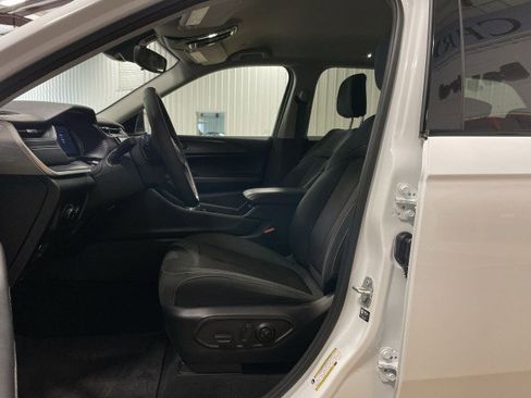 Used 2024 Jeep Grand Cherokee Laredo AWD/4WD image 14