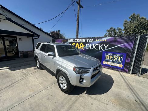 Used 2021 Toyota 4Runner SR5 Premium AWD/4WD image 19