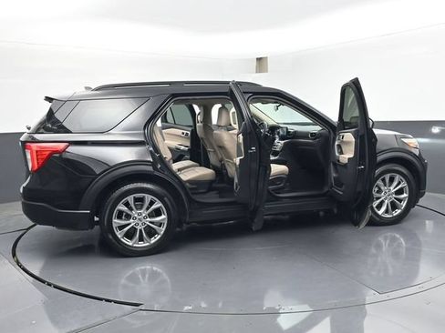 Used 2022 Ford Explorer XLT w/ Equipment Group 202A RWD image 47