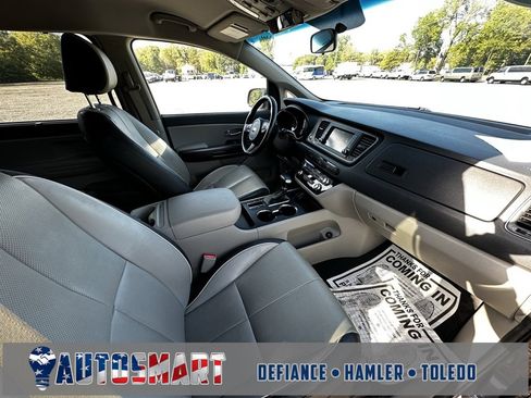 Used 2021 Kia Sedona EX image 9