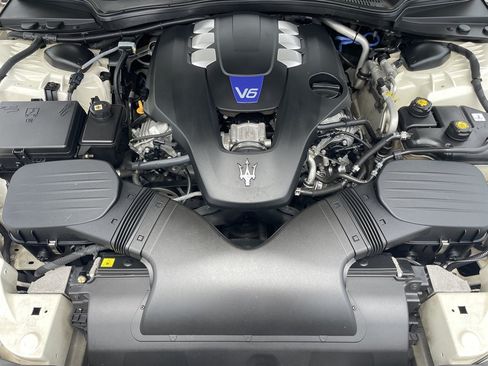 Used 2017 Maserati Ghibli S Q4 AWD/4WD image 7