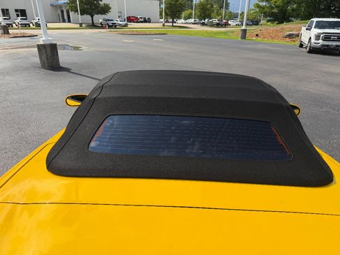Used 2001 Chevrolet Corvette Convertible w/ Preferred Equipment Group2 RWD image 39