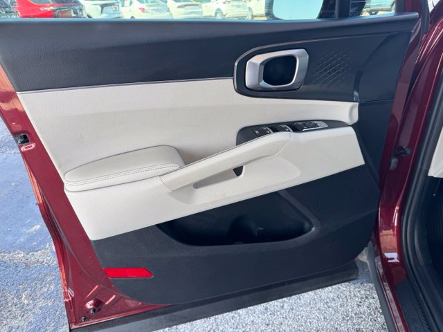 Used 2025 Kia Sorento EX w/ Panoramic Sunroof Package FWD image 19