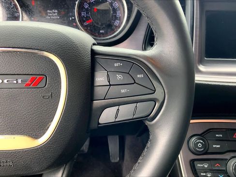 Used 2018 Dodge Challenger SXT image 22