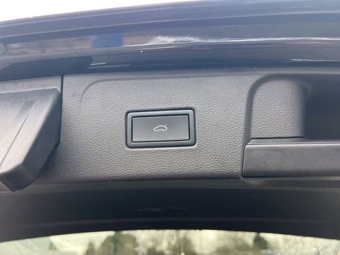 Used 2023 Volkswagen Atlas SE image 27