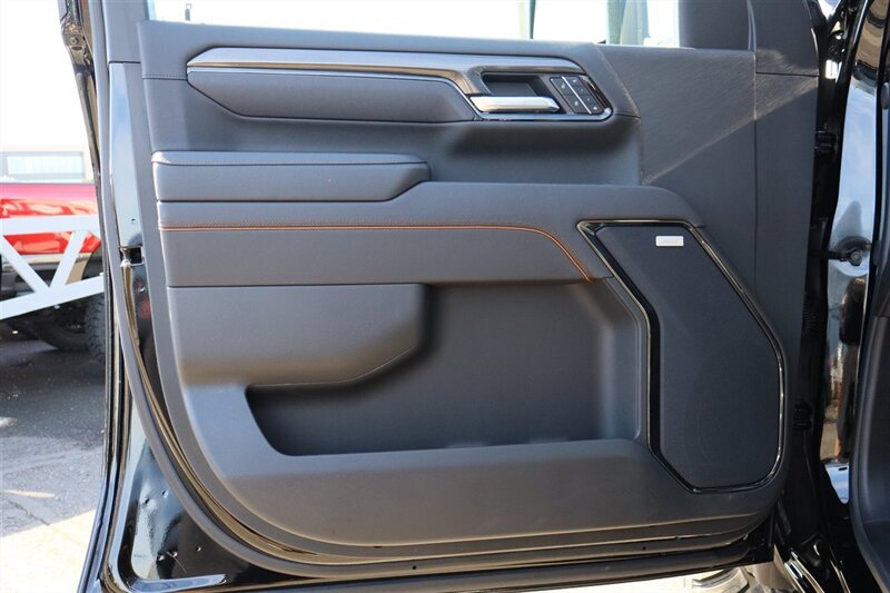 Used 2026 GMC Sierra 3500 AT4 w/ AT4 Premium Plus Package AWD/4WD image 13