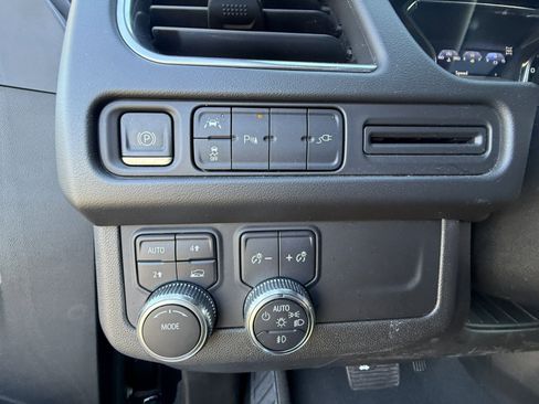 Used 2021 GMC Yukon SLT w/ SLT Premium Package image 27