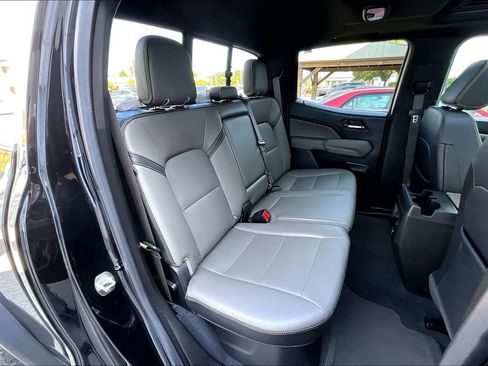 Used 2024 Chevrolet Colorado ZR2 w/ ZR2 Convenience Package III AWD/4WD image 26