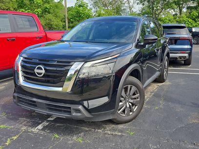 Used 2025 Nissan Pathfinder SV