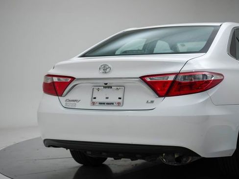 Used 2015 Toyota Camry LE image 3