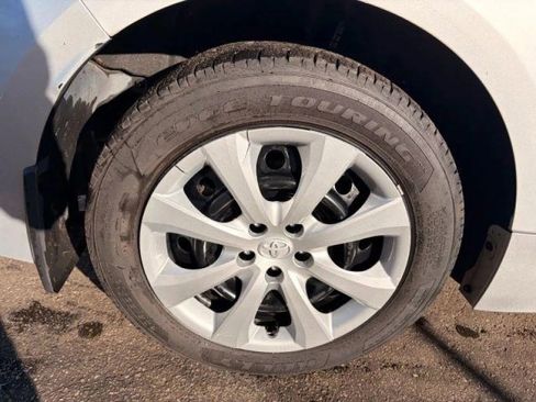 Used 2024 Toyota Corolla LE image 38