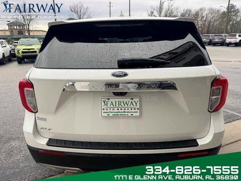 Used 2023 Ford Explorer XLT w/ Equipment Group 202A image 7