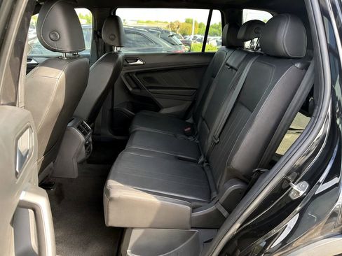 Used 2023 Volkswagen Tiguan SE R-Line FWD image 7