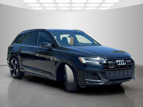 Used 2023 Audi SQ7 Prestige w/ Sport Package AWD/4WD image 3