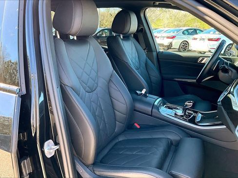Used 2023 BMW X5 xDrive40i w/ M Sport Package image 9