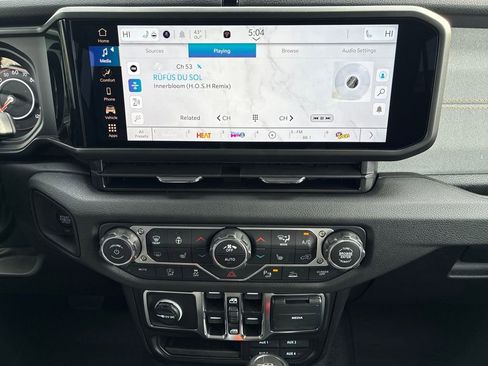 New 2026 Jeep Gladiator Sport image 19