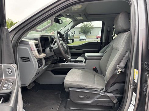 Used 2024 Ford F250 4x4 Crew Cab Super Duty image 12