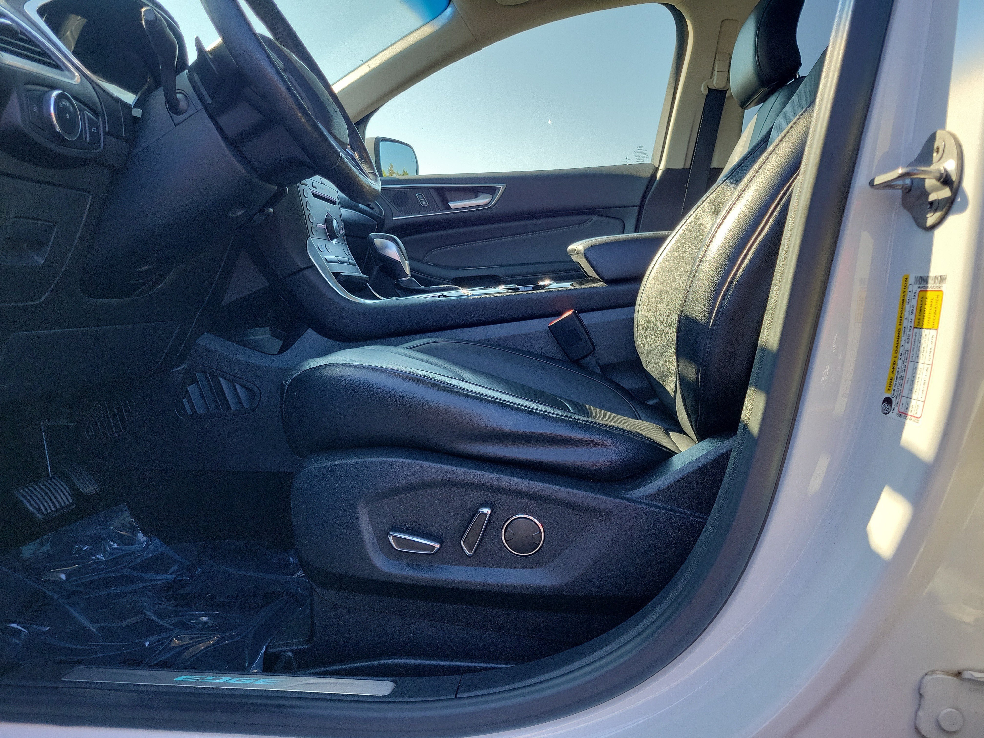 Used 2016 Ford Edge Titanium w/ Equipment Group 302A FWD image 16
