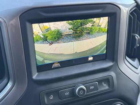 Used 2019 Chevrolet Silverado 1500 Custom w/ Custom Value Package AWD/4WD image 17