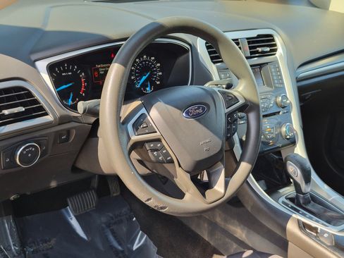 Used 2014 Ford Fusion SE FWD image 14