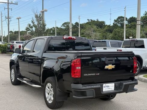 Used 2018 Chevrolet Colorado LT w/ LT Convenience Package RWD image 2