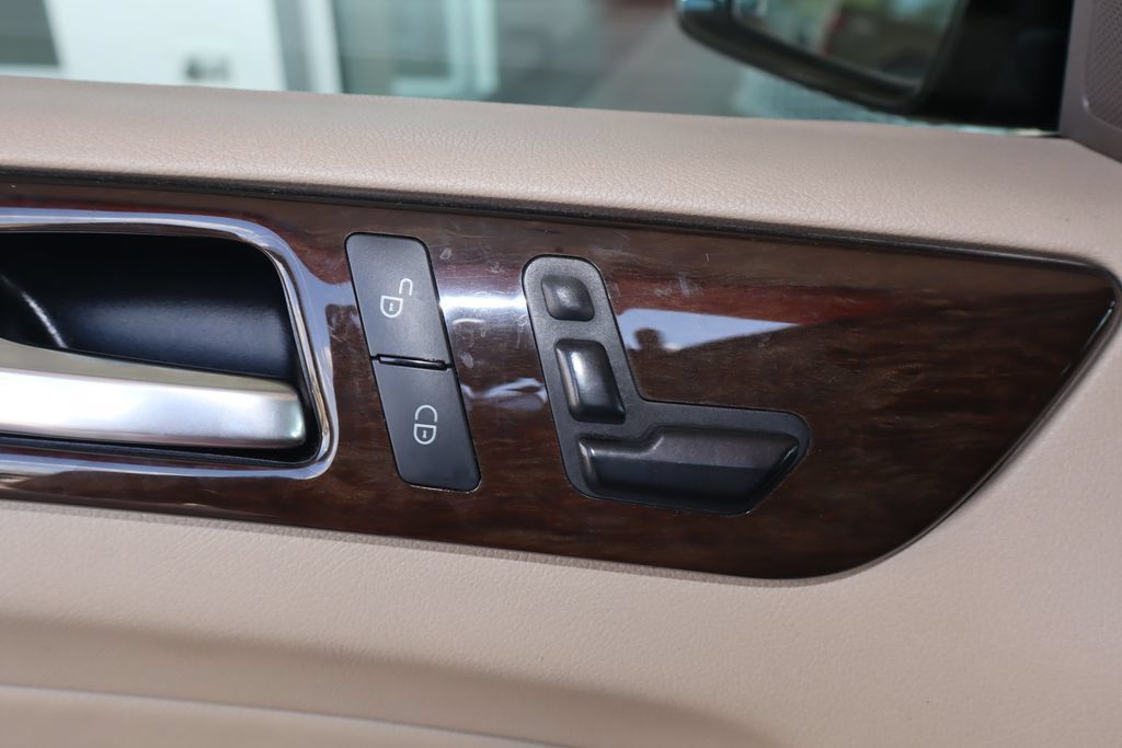 Used 2015 Mercedes-Benz ML 250 BlueTEC 4MATIC image 15