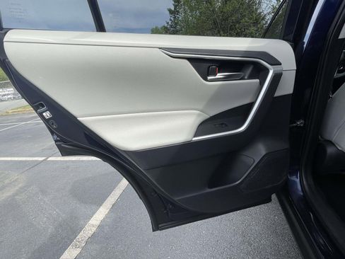 Used 2019 Toyota RAV4 XLE w/ Convenience Package image 15