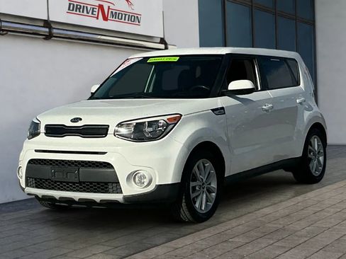Used 2019 Kia Soul + image 7