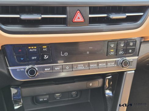 Certified 2024 Kia Seltos EX FWD image 23
