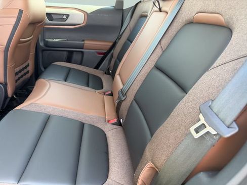 Used 2025 Ford Bronco Sport Outer Banks w/ Outer Banks Tech Package+ AWD/4WD image 19