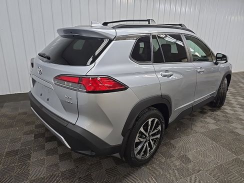 Used 2022 Toyota Corolla Cross XLE image 10