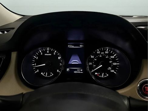 Used 2018 Nissan Rogue SV w/ Premium Package FWD image 18