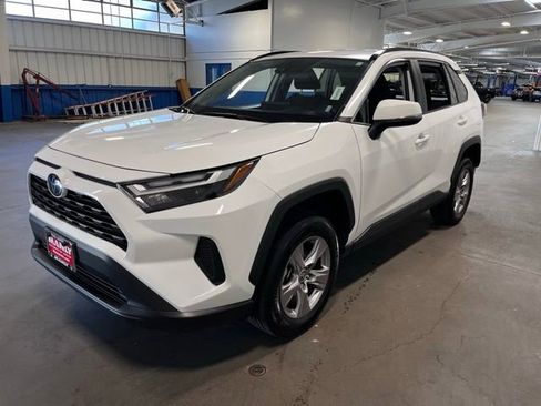 Used 2025 Toyota RAV4 XLE FWD image 7