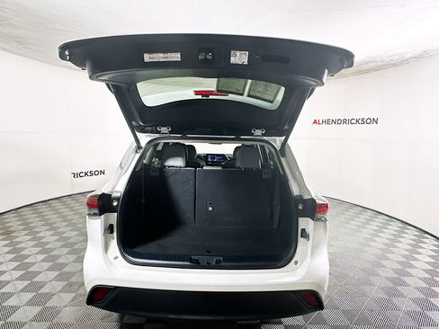 Certified 2024 Toyota Highlander XLE image 31