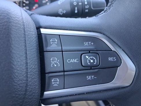 Used 2025 Jeep Compass Limited AWD/4WD image 20