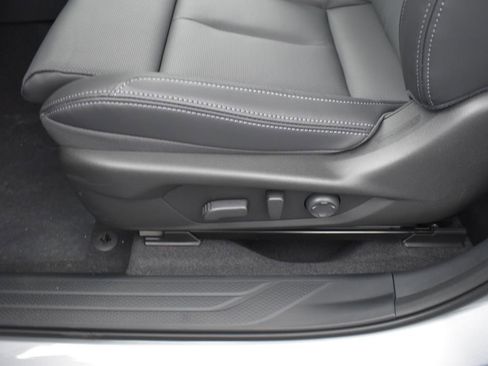 New 2026 Subaru Outback Touring image 11