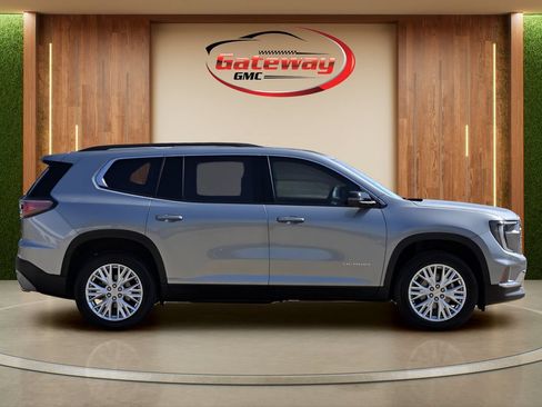 Used 2024 GMC Acadia Elevation w/ Luxury Package FWD image 4