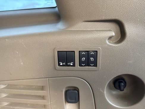 Used 2018 Chevrolet Suburban Premier image 21