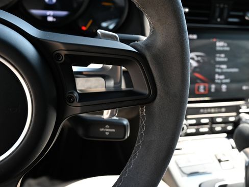 Used 2018 Porsche 911 GT3 RWD image 25