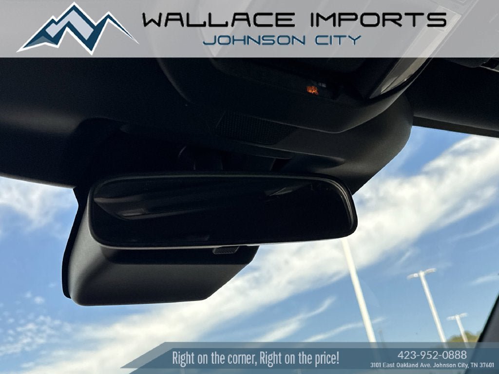 Used 2025 Subaru Forester AWD/4WD image 15