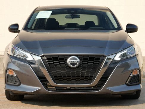 Used 2022 Nissan Altima 2.0 SR FWD image 5