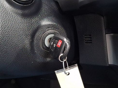 Used 2020 Toyota Tacoma SR AWD/4WD image 23